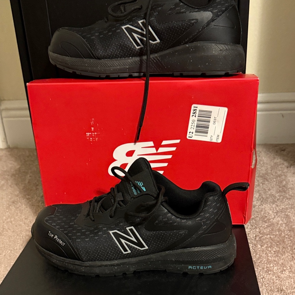 New Balance Black Lace-Up Women's Sneakers with White Logo